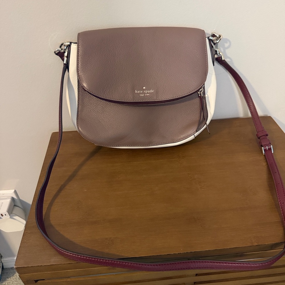 kate spade Two-Tone Pebble Leather Crossbody in Mauve and White
